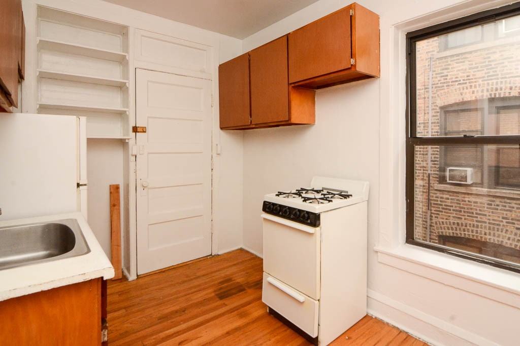 2714 N Spaulding Ave #2II - Photo 3 of 19