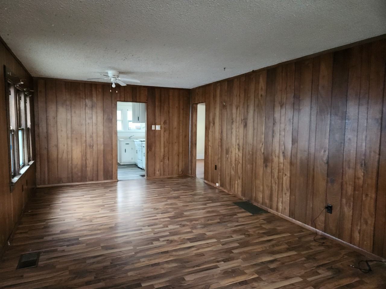 725 W Center St - Photo 3 of 10