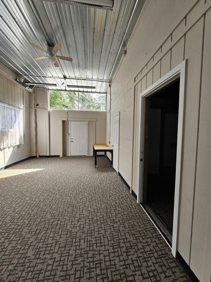 22090 N Us Highwayunit A #A - Photo 4 of 11