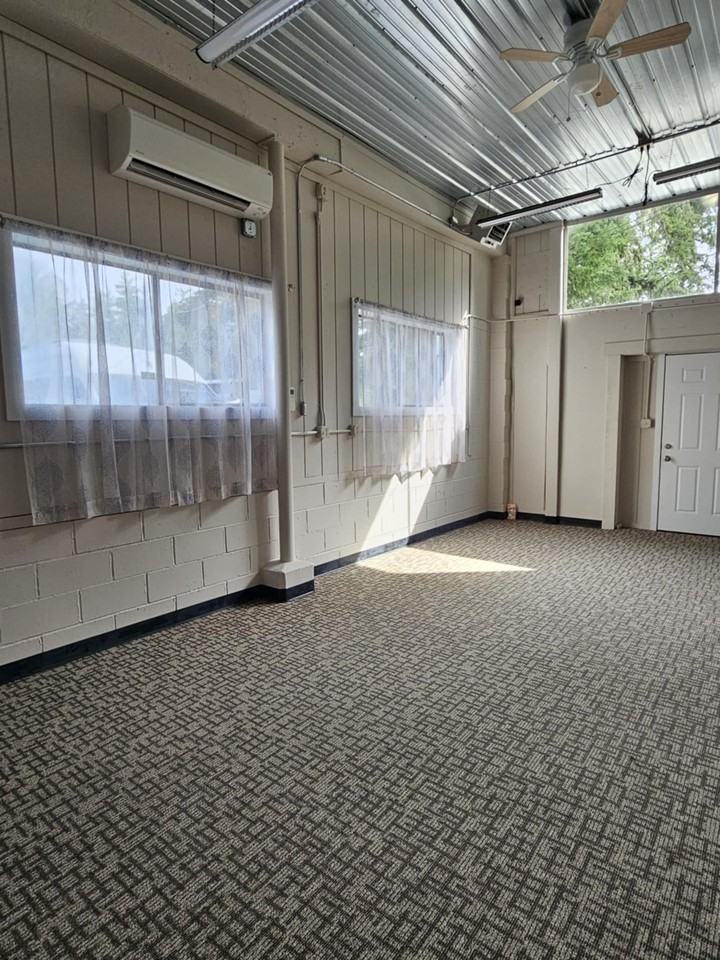 22090 N Us Highwayunit A #A - Photo 5 of 11