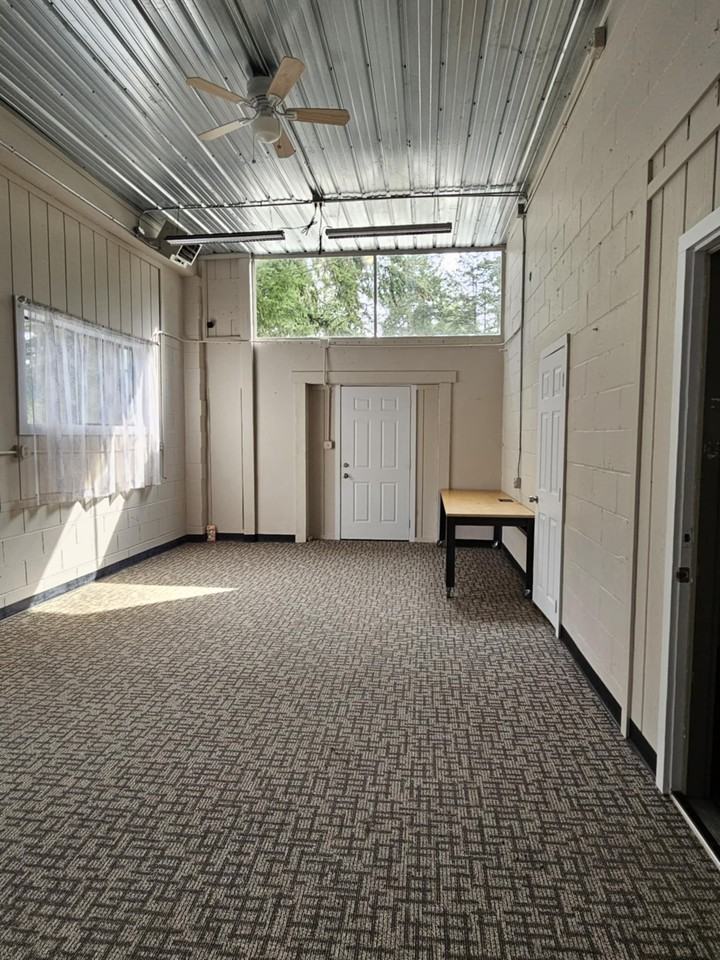 22090 N Us Highwayunit A #A - Photo 6 of 11