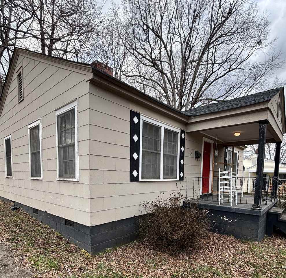 124 S Pine St - Photo 2 of 14