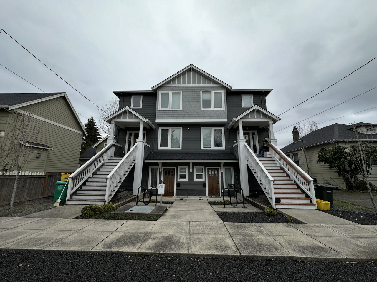 2029 Se Harold St #2 - Photo 2 of 30