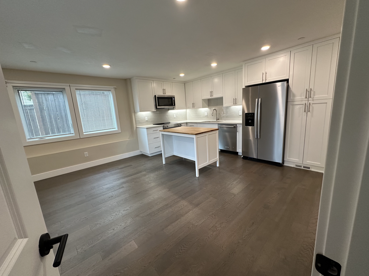 2029 Se Harold St #2 - Photo 5 of 30