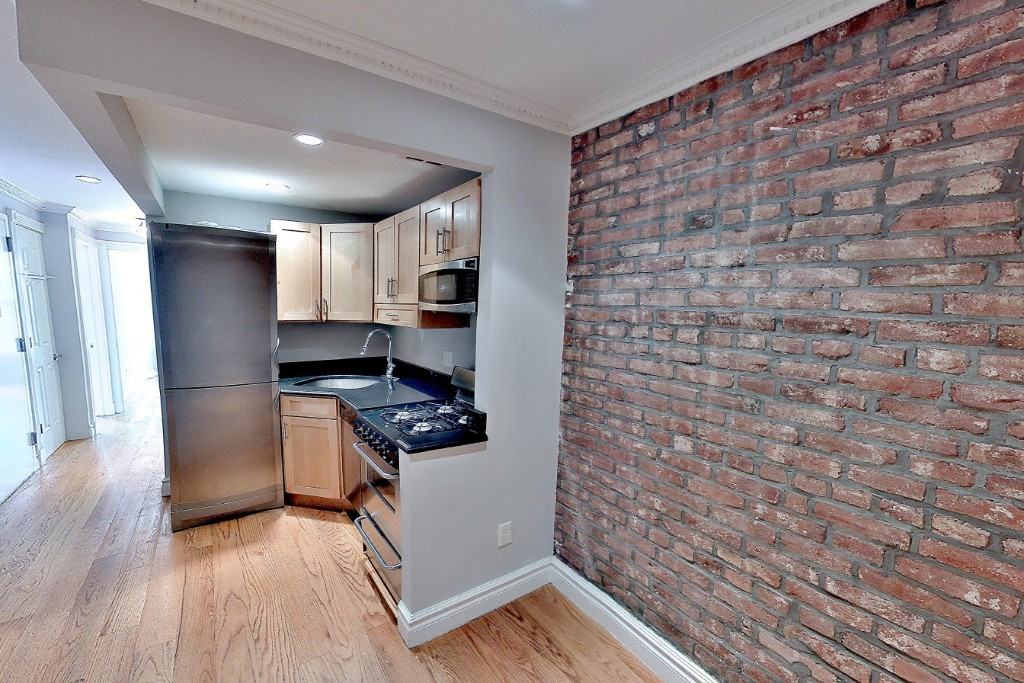 E 5th St #7 - Photo 3 of 5