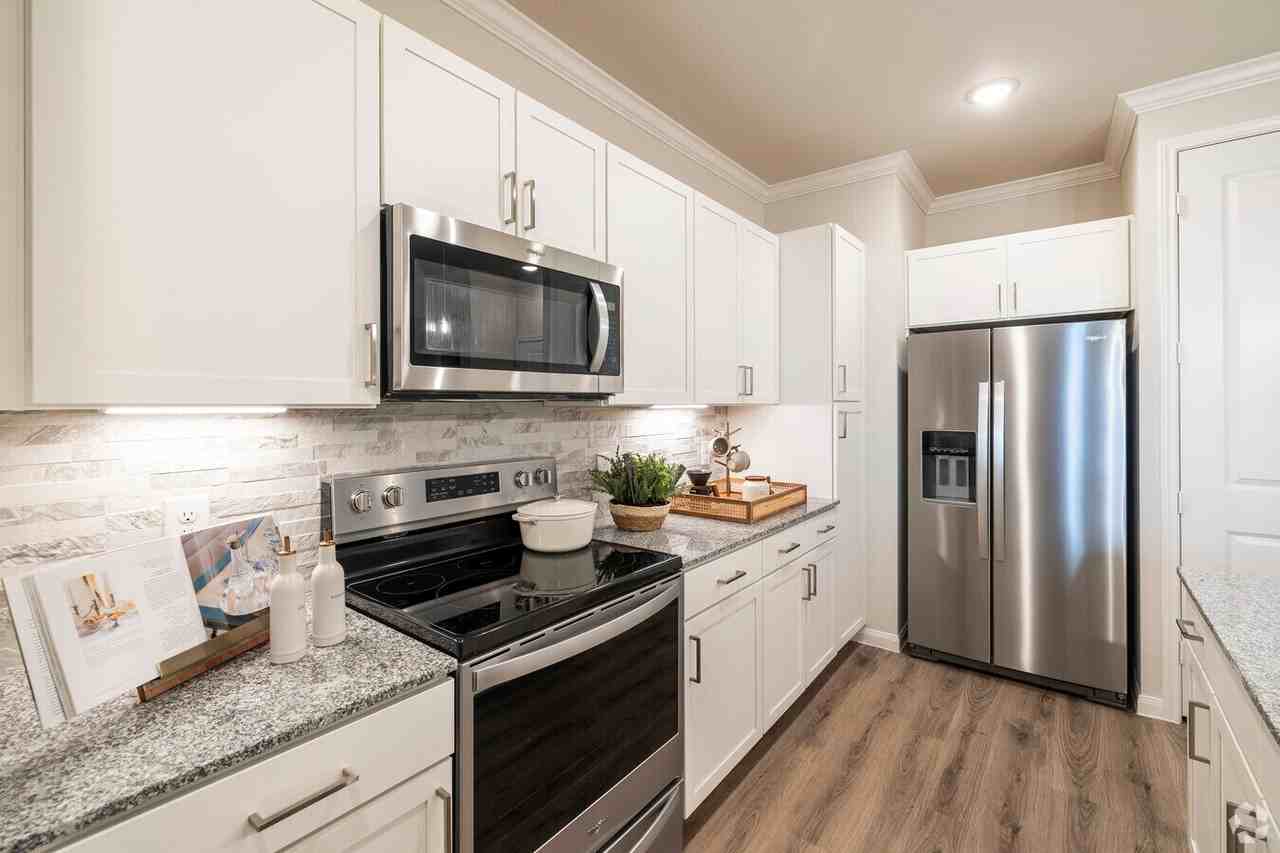 1945 Westview Blvd #AW1 - Photo 2 of 22