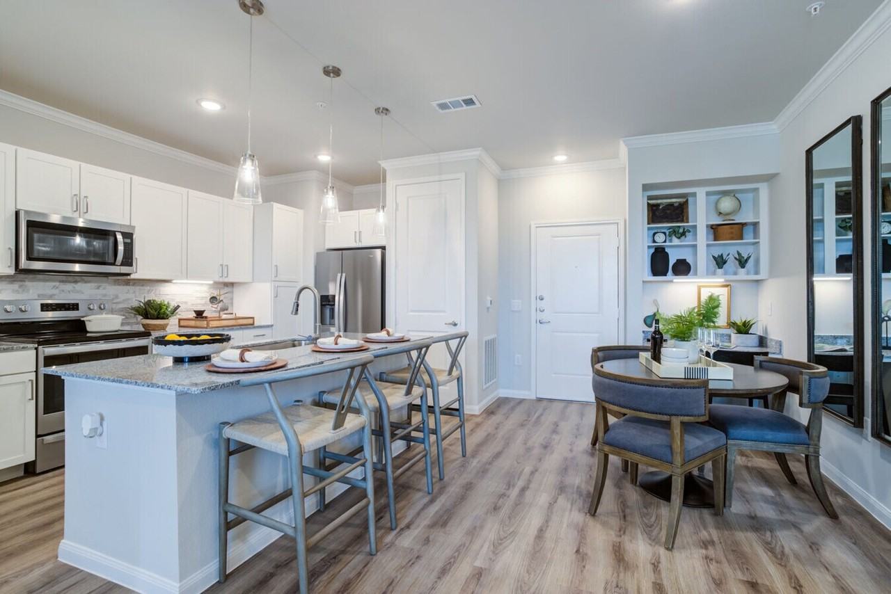 1945 Westview Blvd #AW1 - Photo 5 of 22