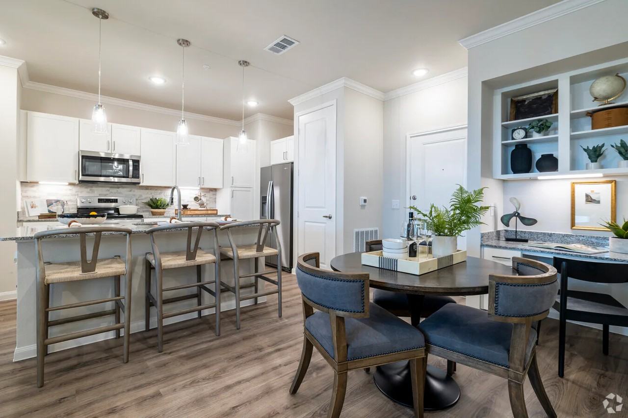 1945 Westview Blvd #AW1 - Photo 6 of 22