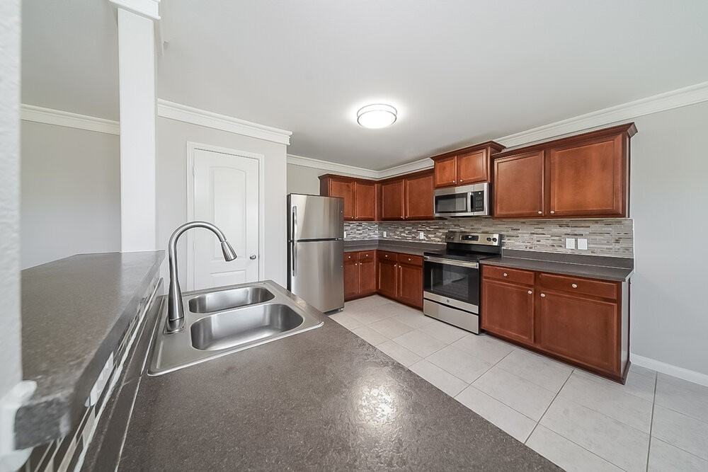 8916 Highland Orchard Dr - Photo 7 of 17