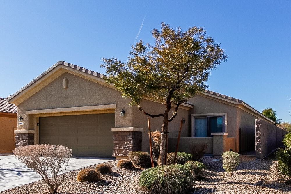 3923 Shetland Pony St - Photo 2 of 15