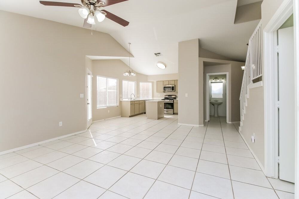 842 S Ithica St - Photo 4 of 17