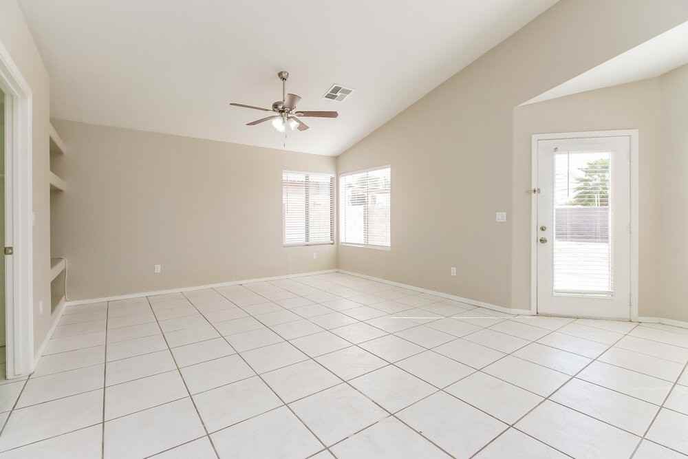 842 S Ithica St - Photo 5 of 17