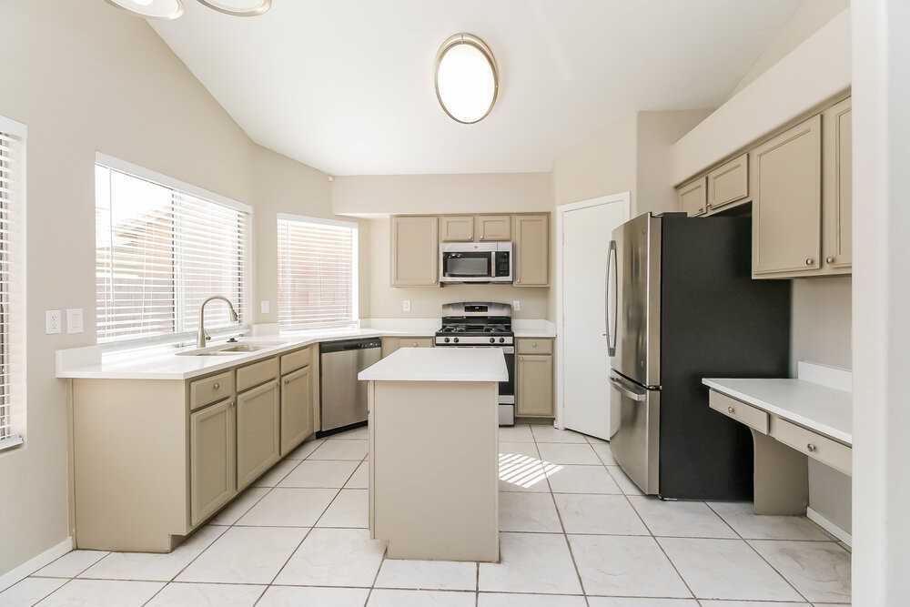 842 S Ithica St - Photo 6 of 17