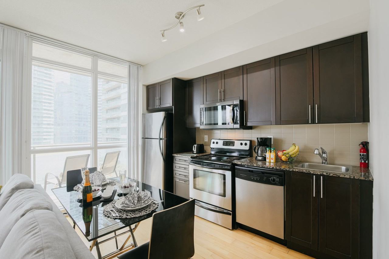 81 Bay St #1026106P - Photo 2 of 30