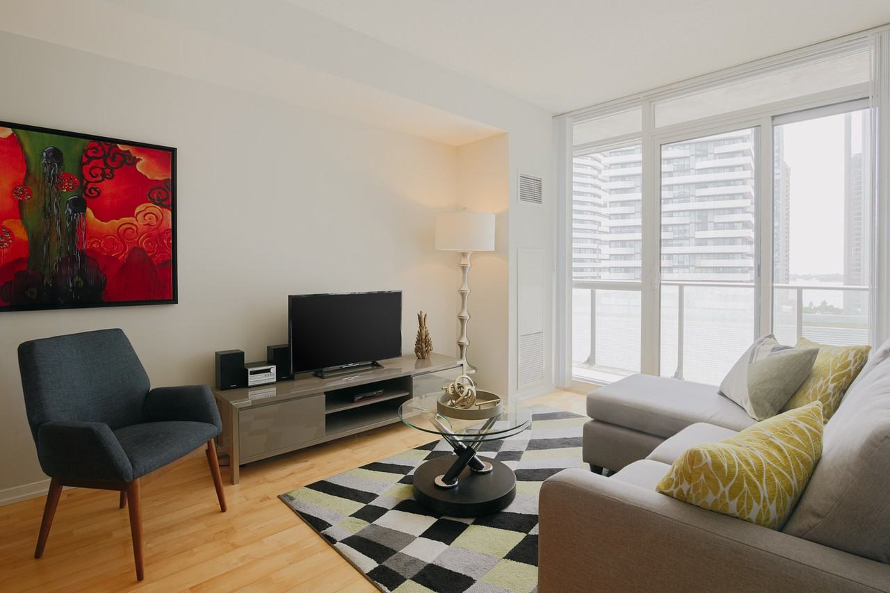 81 Bay St #1026106P - Photo 3 of 30