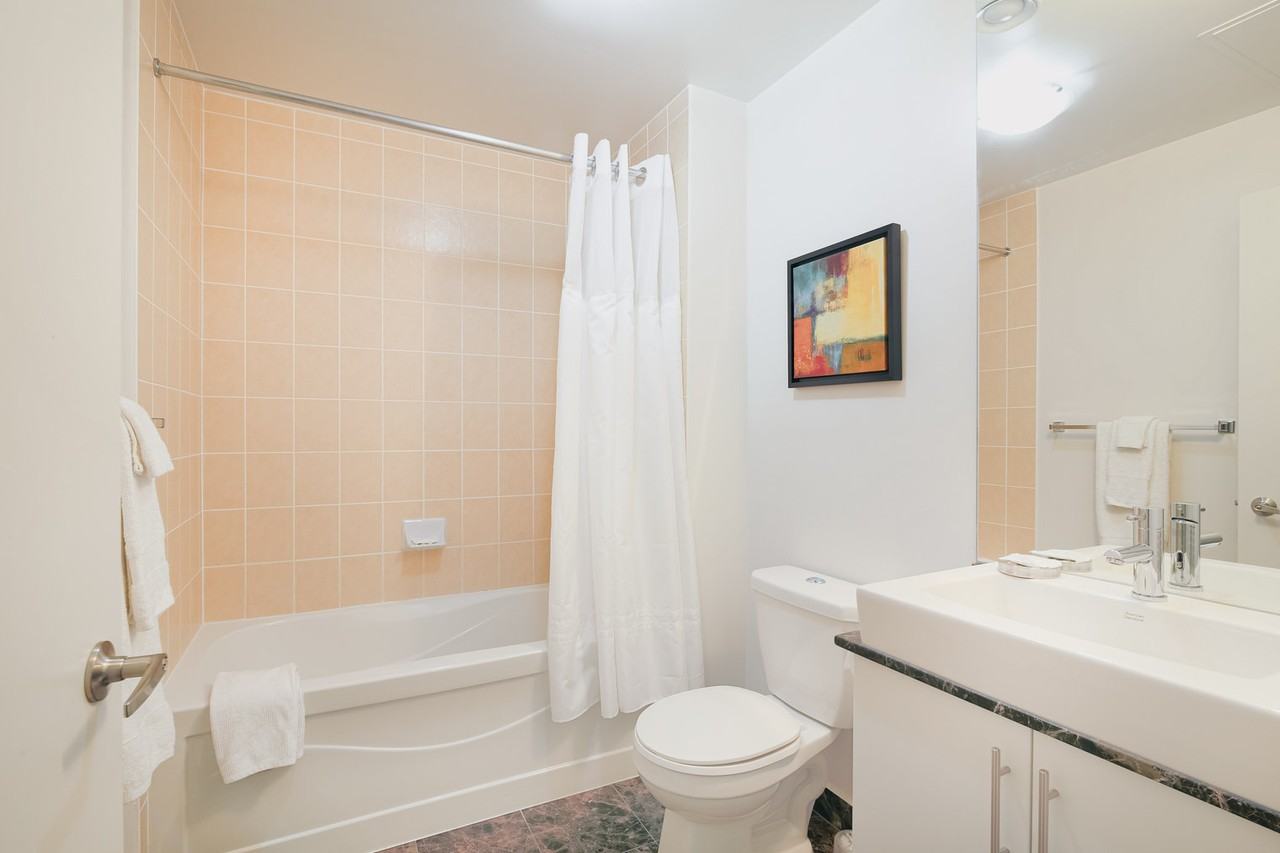 81 Bay St #1026106P - Photo 6 of 30