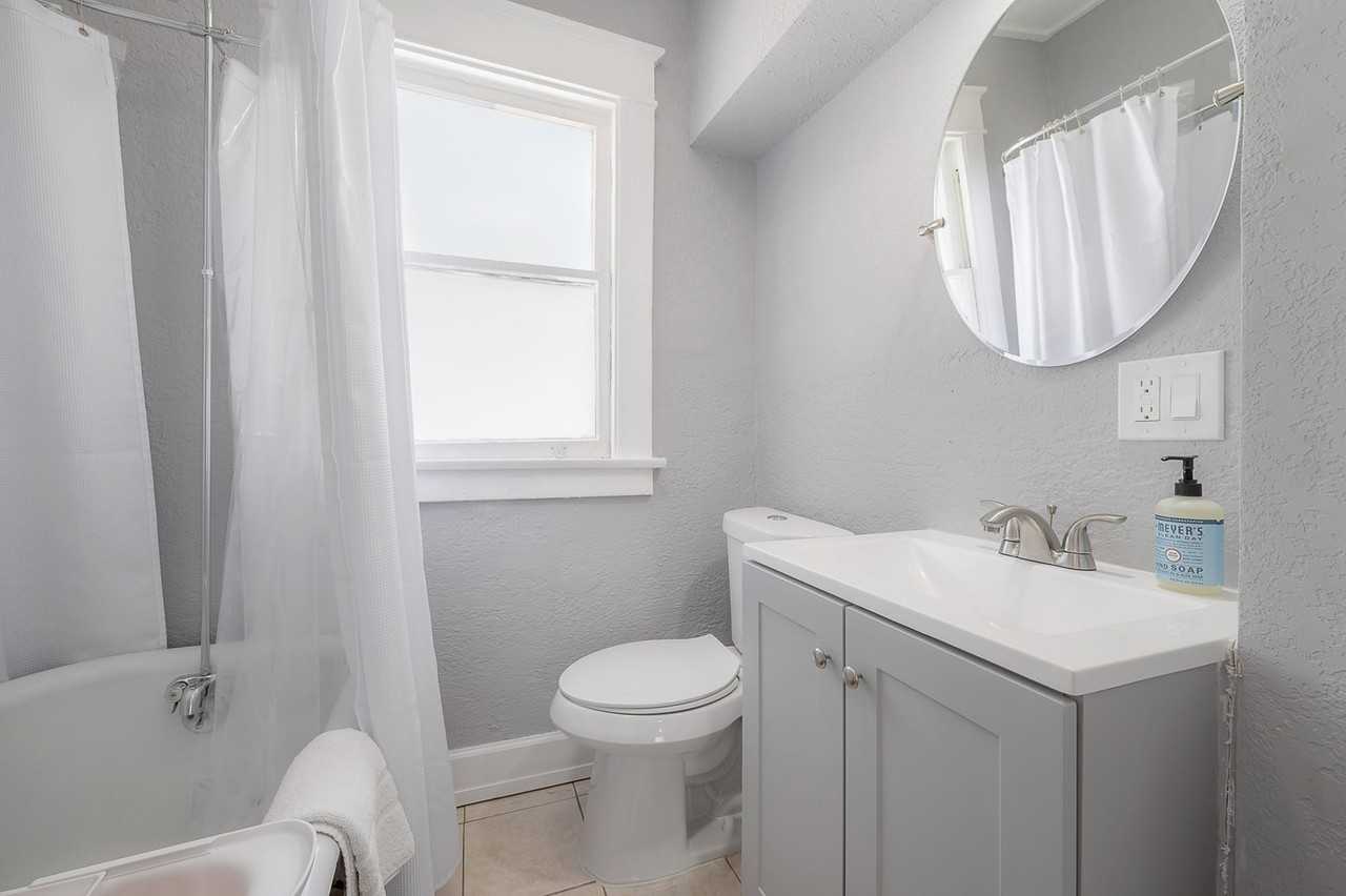 517 W Idlewild Ave #1053146P - Photo 2 of 25