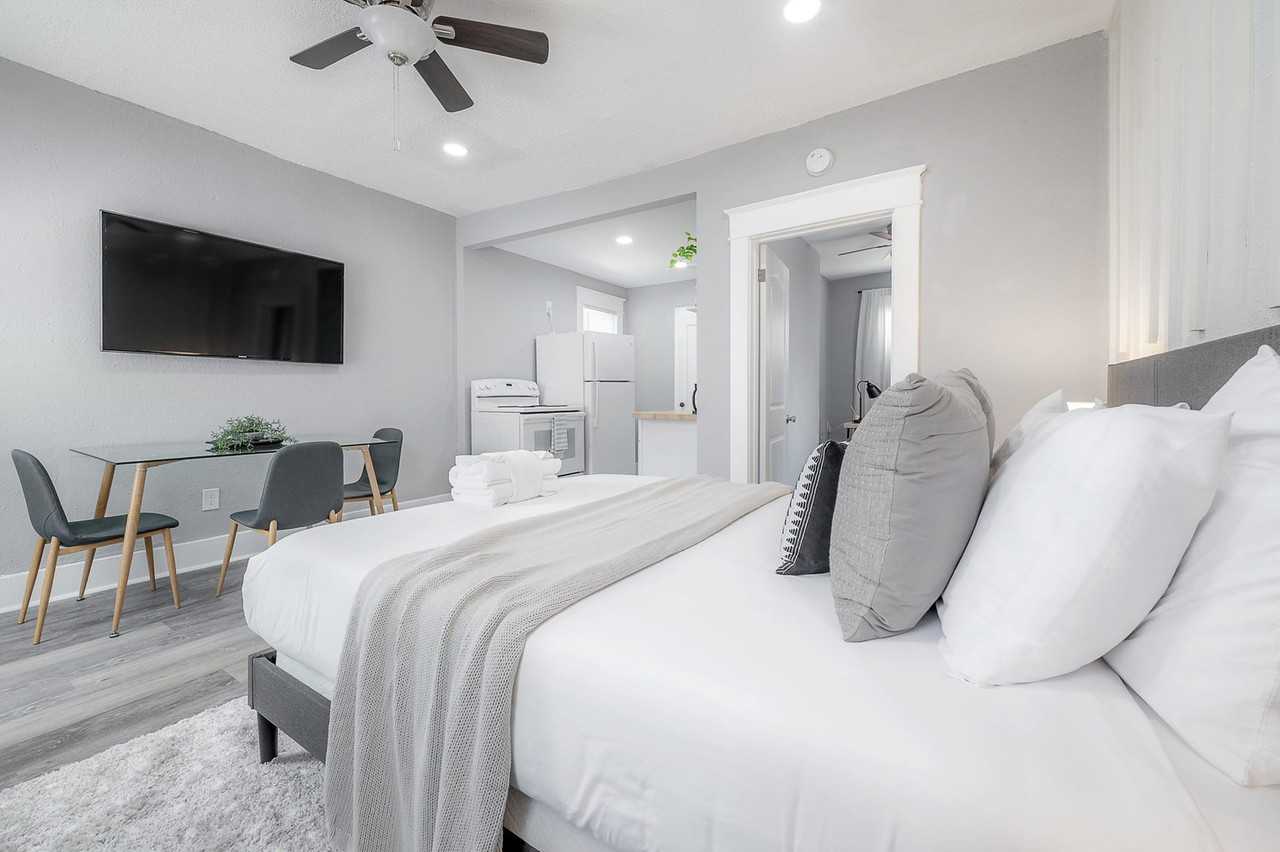 517 W Idlewild Ave #1053146P - Photo 5 of 25