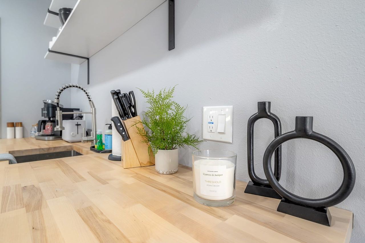 517 W Idlewild Ave #1053146P - Photo 7 of 25