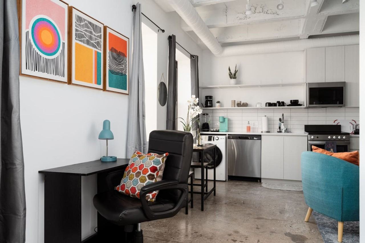 1049 W Lawrence Ave #1058523P - Photo 4 of 33