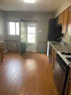 221 5th St #2 - Photo 5 of 23