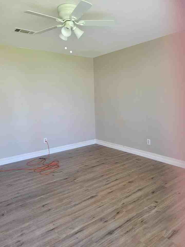 6208 Washington Ave - Photo 4 of 10