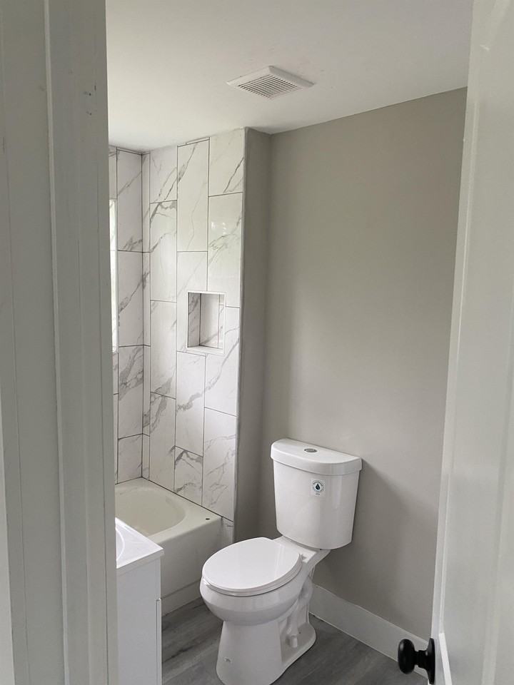 521 E Jackson St #B - Photo 3 of 20