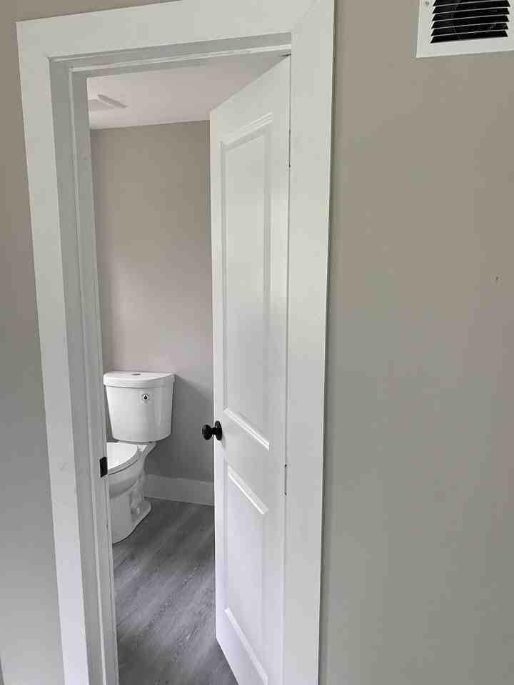 521 E Jackson St #B - Photo 6 of 20