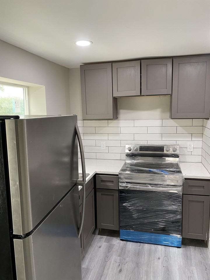 521 E Jackson St #B - Photo 3 of 20