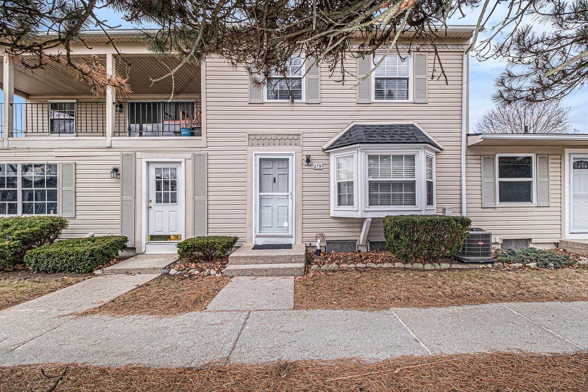 279 Lake Village Dr - Photo 2 of 19