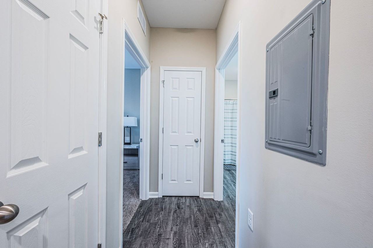 Lynnwood Apartments - Photo 4 of 23