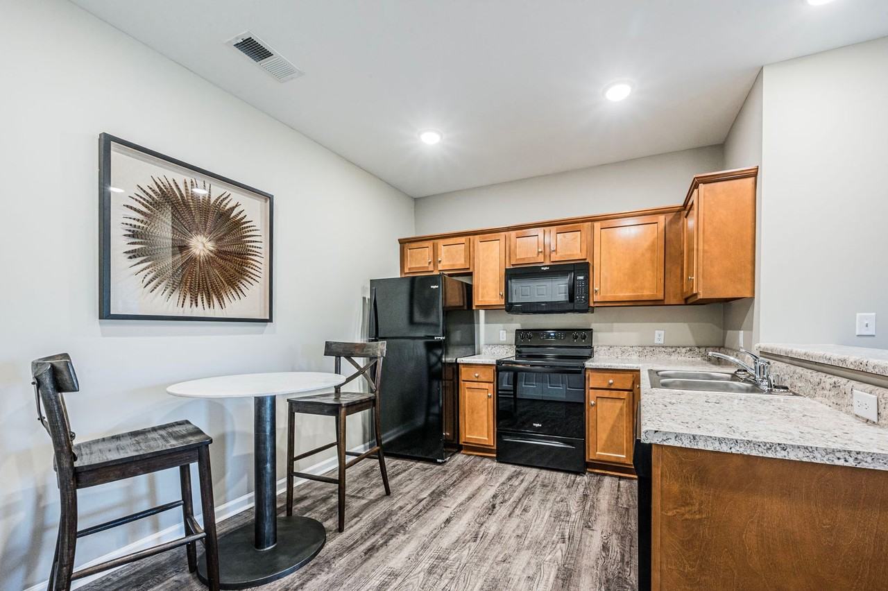 Lynnwood Apartments - Photo 6 of 23