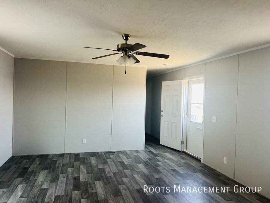 E9 Meadows Ct #E9 - Photo 3 of 10
