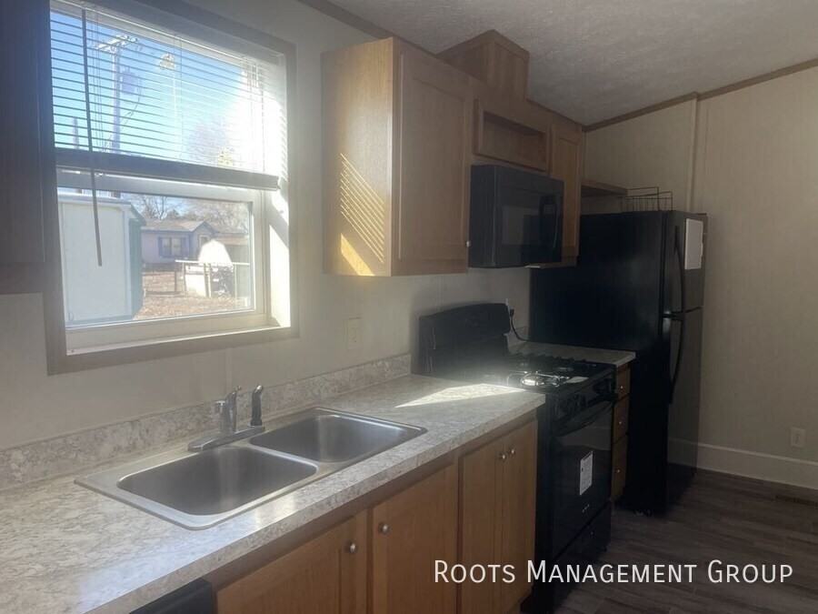 F22 Meadows Ct #F22 - Photo 3 of 11