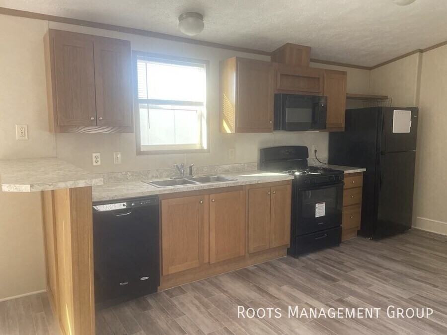 F22 Meadows Ct #F22 - Photo 2 of 11