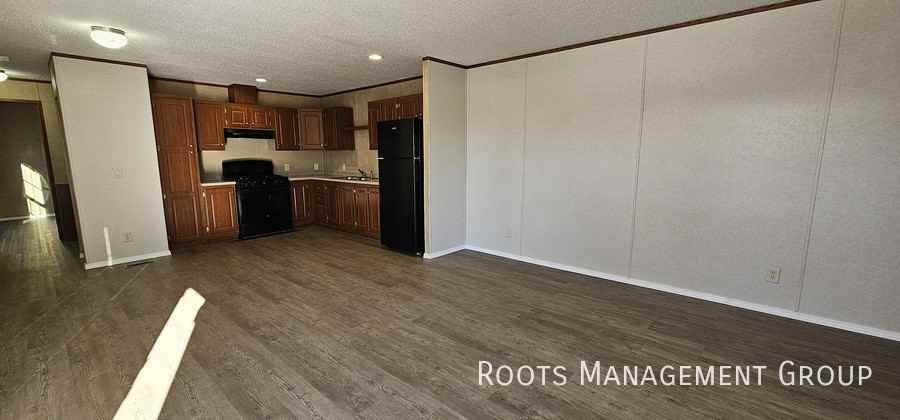 127 Ashford Dr #127 - Photo 2 of 24