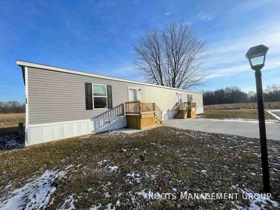 808 Carriage Lane Est #808 - Photo 2 of 17