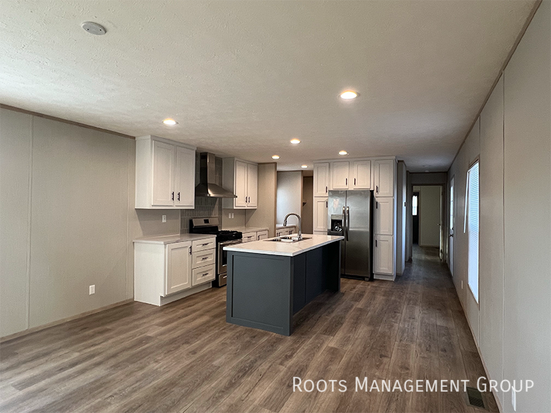 E5 Meadows Ct #E5 - Photo 3 of 11