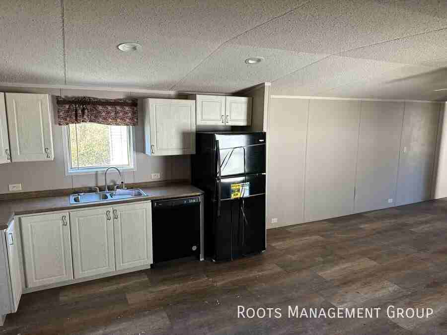 25 Riviera Courts Dr #25 - Photo 3 of 11