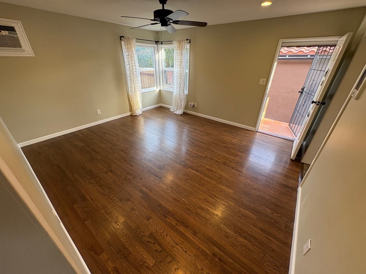 4410 36th Street - Photo 3 of 21