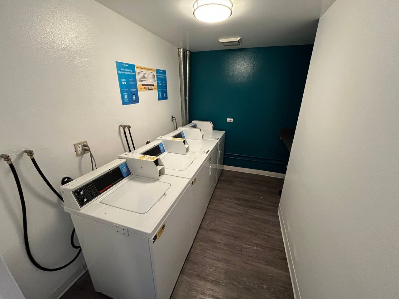 641 Gayley Ave - Photo 5 of 33