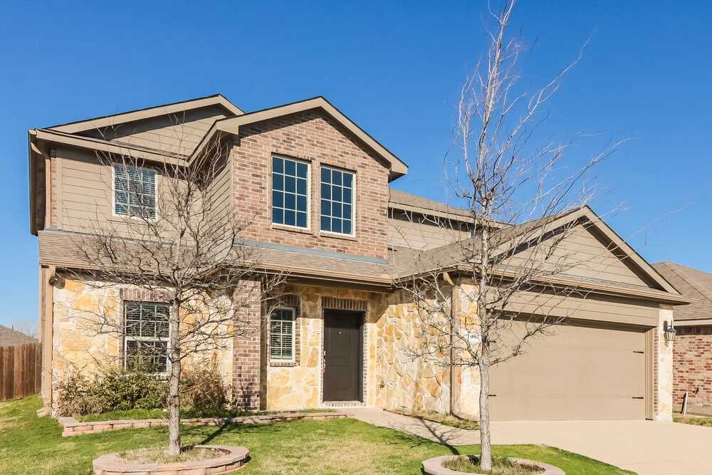 1007 Emerald Dr - Photo 4 of 17