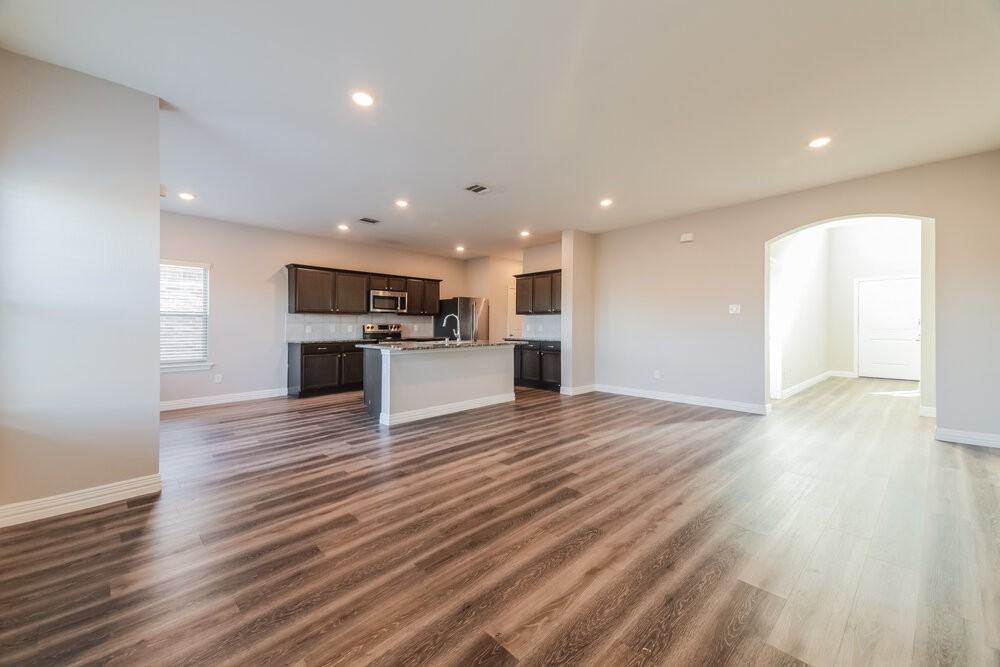 1007 Emerald Dr - Photo 6 of 17