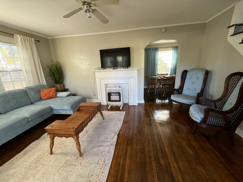 1140 S College Ave - Photo 3 of 17