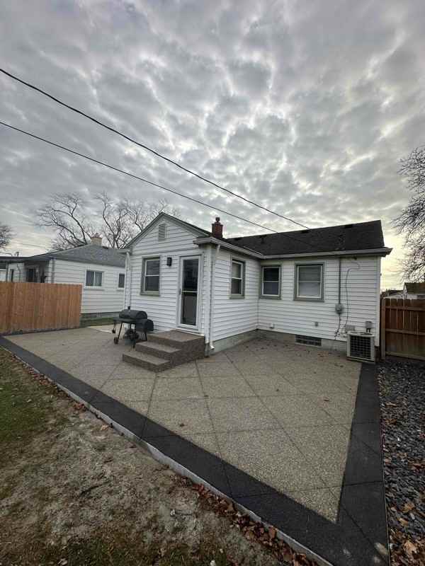 12772 Castle St - Photo 2 of 11