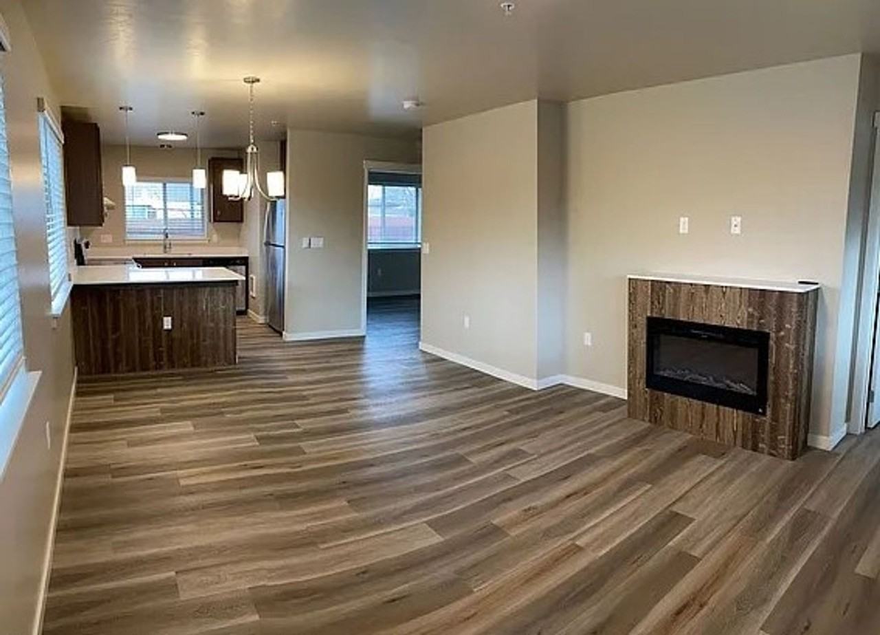 Salmon Crossing Apartments - Photo 5 of 13