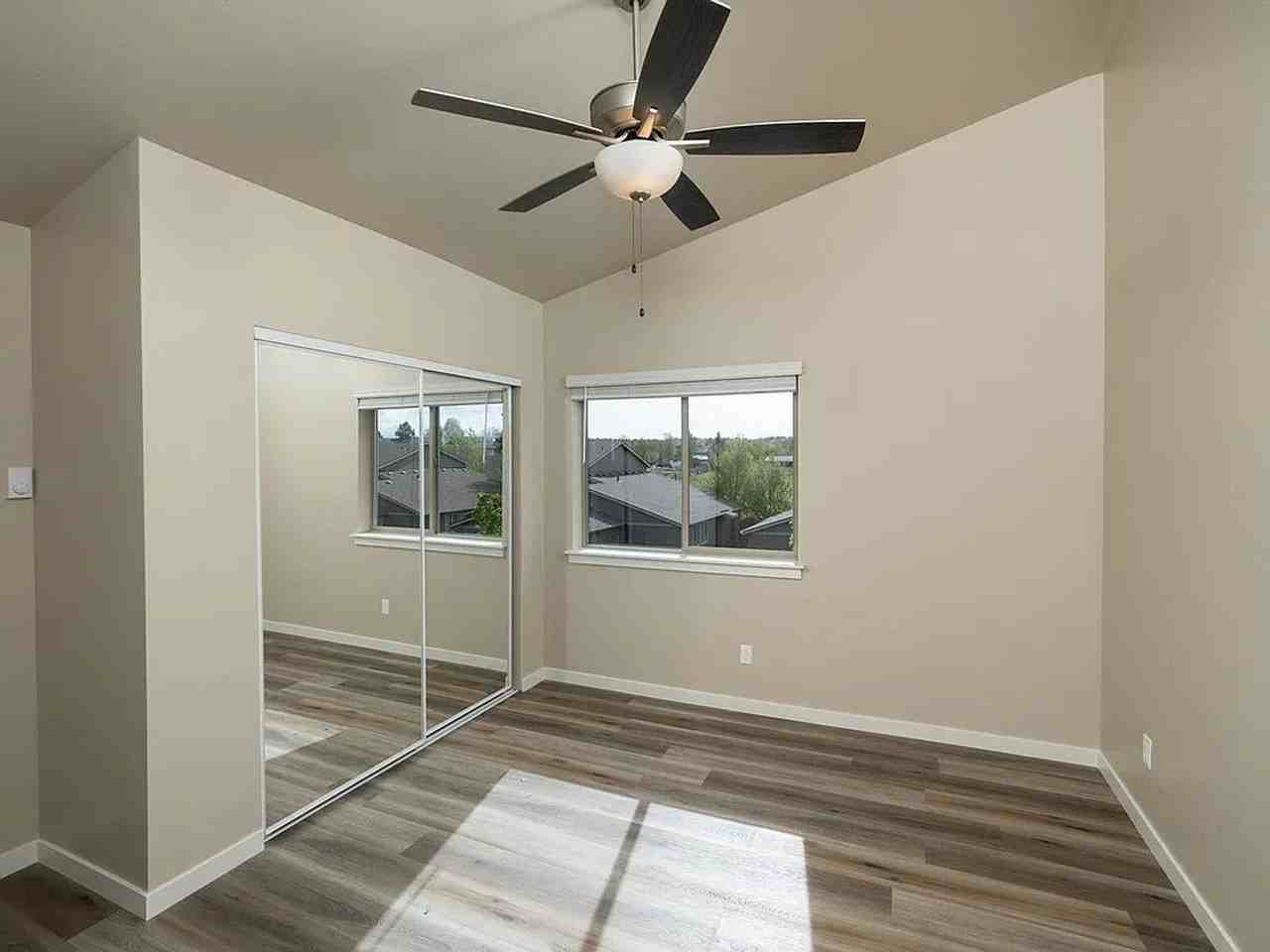 Salmon Crossing Apartments - Photo 7 of 13