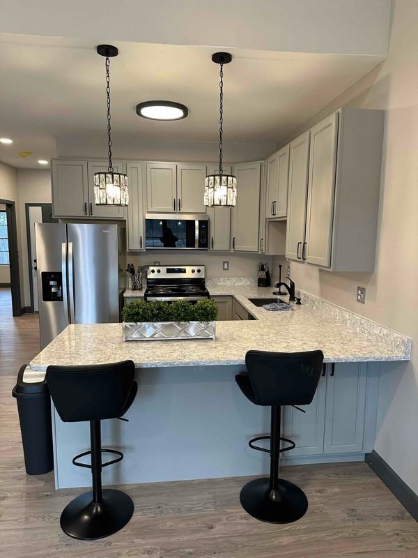 200 Jaycee Dr - Photo 3 of 13