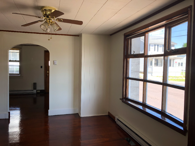 1107 Vine St - Photo 4 of 5