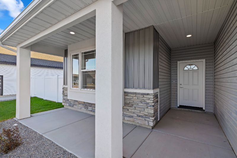 1183 White Birch Ave - Photo 2 of 13